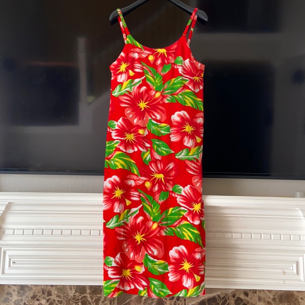 HAWAIIAN RED GREEN FLORAL SLEEVELESS MIDI DRESS